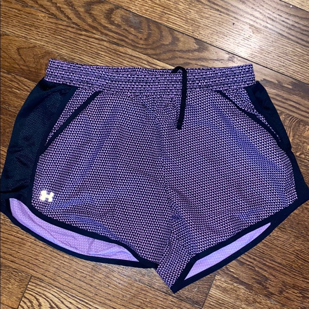 SALE! Under Armor Small running shorts